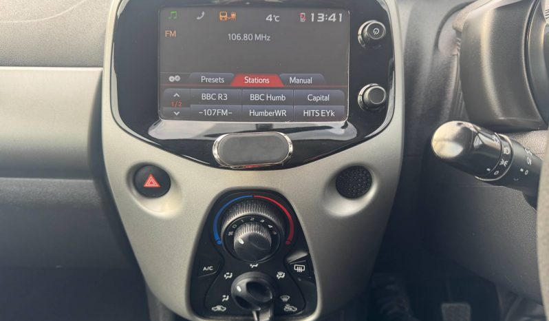 2015/15 Citroen C1 1.0 VTi Feel 5dr h/b full